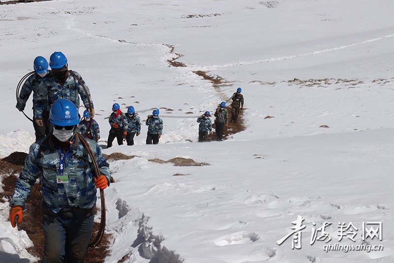 行走在云端的电网建设者配图(5238471)-20200511151947.jpg
